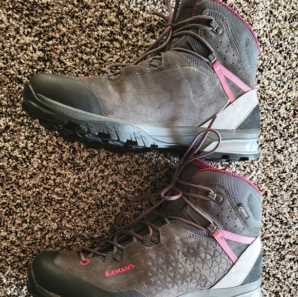 Lowa boots - Picture 8 of 8